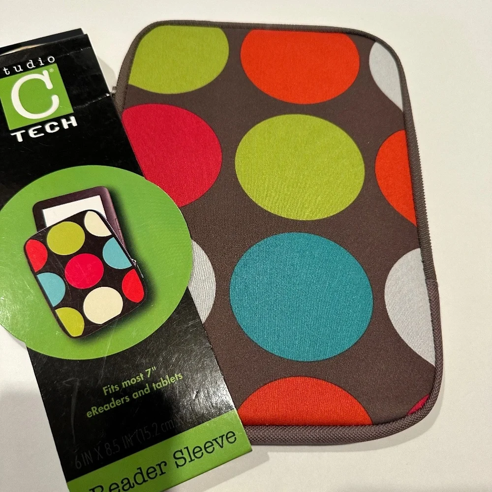 Studio C eReader Sleeve. New.